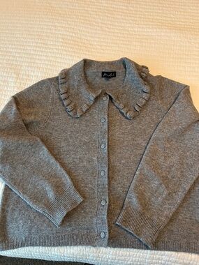 MARBLED Gray Ruffle-Collar Button Cardigan